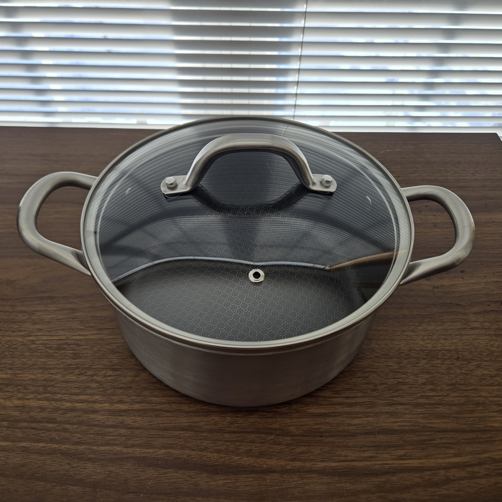 Stainless Steel Dutch Oven with Lid **NEW** - Picture 4 of 4